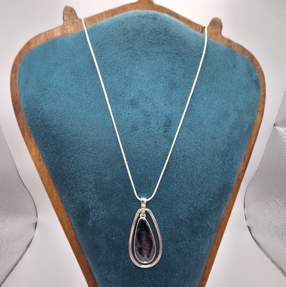 Emberly 36” Silver Tone Teardrop Pendant Necklace | Faceted Stone | NWT
